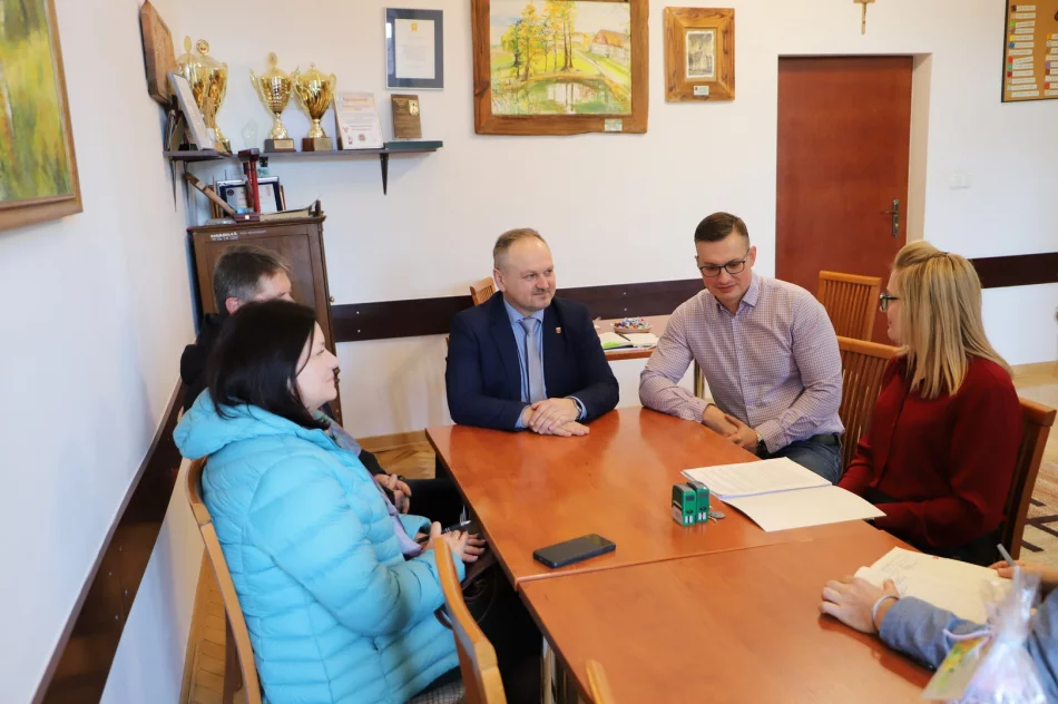Rozpoczęcie prac przy budowie chodnika w Pasierbcu - zdjęcie 16