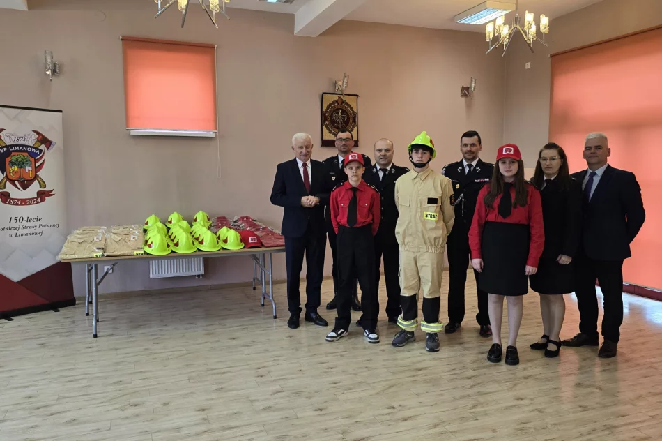 Przekazano ubrania strażackie dla Młodzieżowej Drużyny Pożarniczej OSP Limanowa - zdjęcie 6