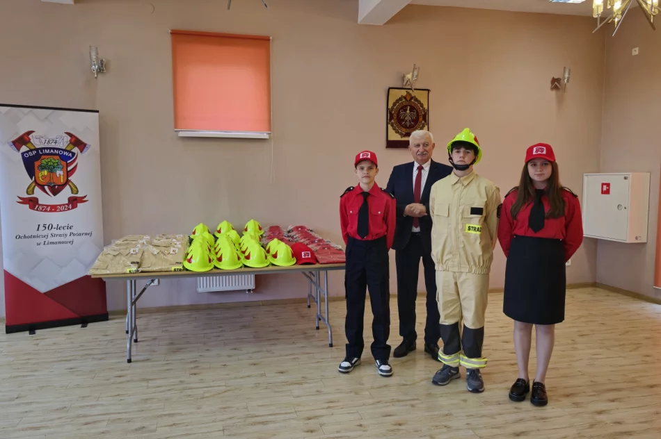 Przekazano ubrania strażackie dla Młodzieżowej Drużyny Pożarniczej OSP Limanowa - zdjęcie 8