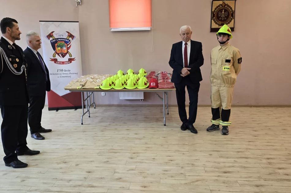 Przekazano ubrania strażackie dla Młodzieżowej Drużyny Pożarniczej OSP Limanowa - zdjęcie 9