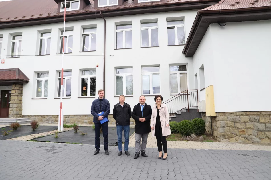 Remont SP Pisarzowa oraz wymiana dachu SP Pasierbiec - zdjęcie 4