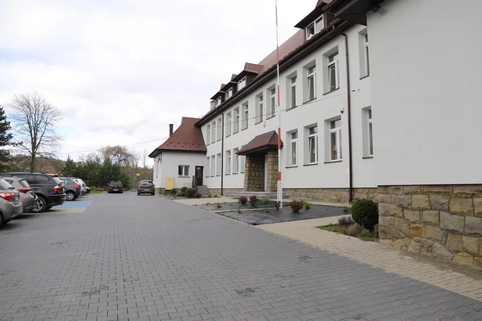 Remont SP Pisarzowa oraz wymiana dachu SP Pasierbiec - zdjęcie 6