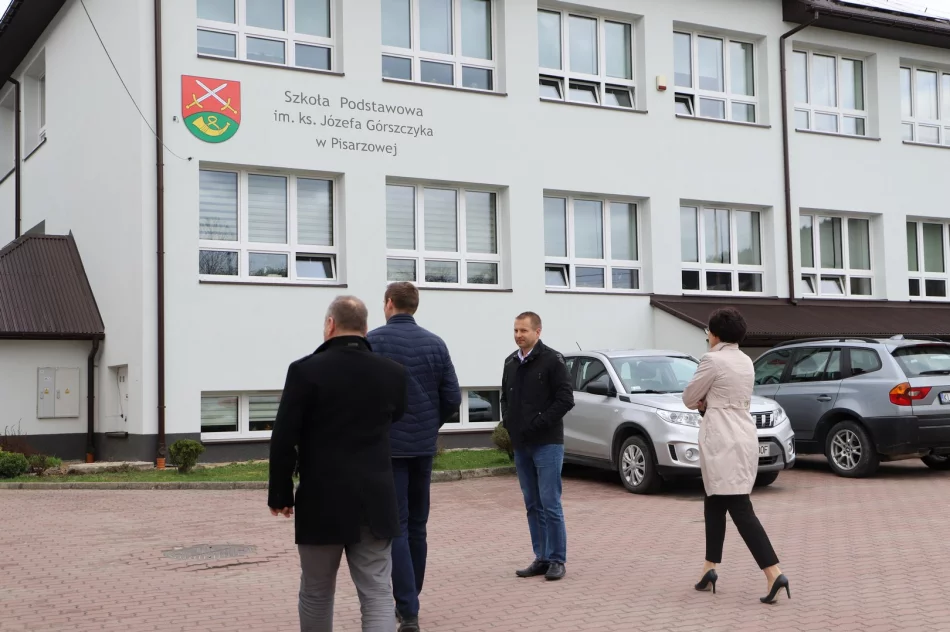 Remont SP Pisarzowa oraz wymiana dachu SP Pasierbiec - zdjęcie 8
