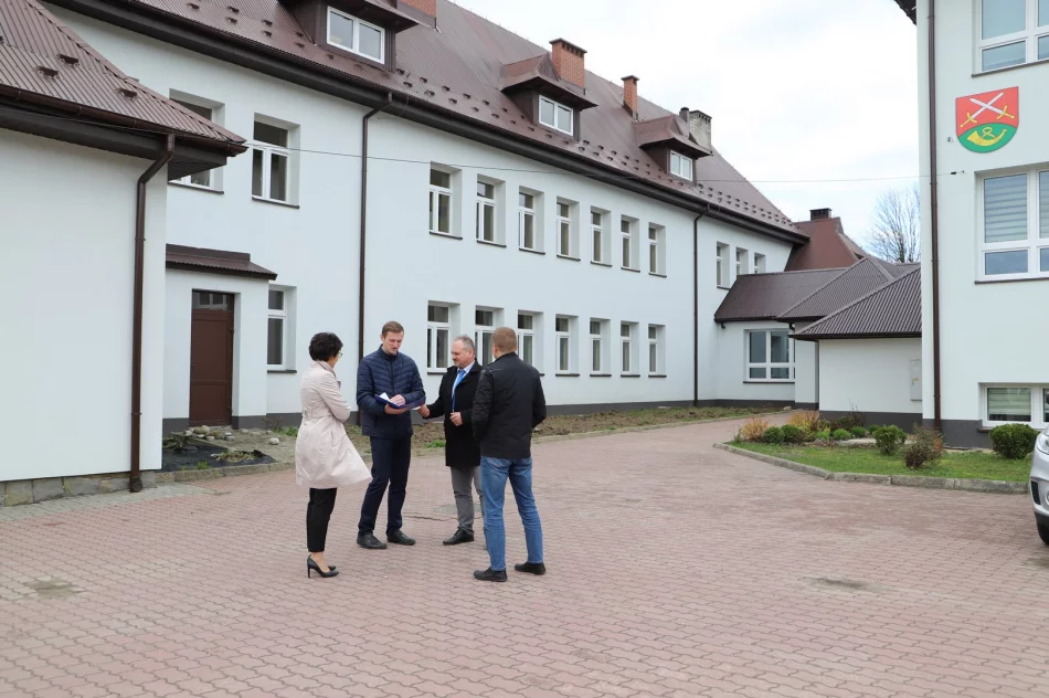 Remont SP Pisarzowa oraz wymiana dachu SP Pasierbiec - zdjęcie 10