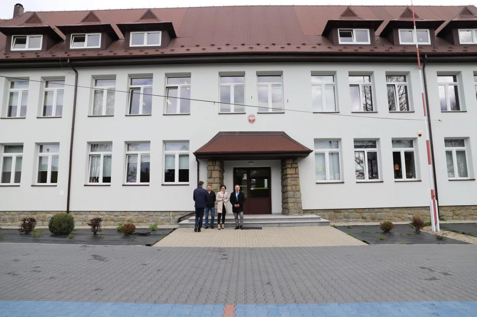 Remont SP Pisarzowa oraz wymiana dachu SP Pasierbiec - zdjęcie 17