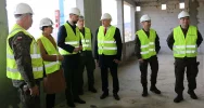 Wicepremier Minister Obrony Narodowej wizytował inwestycję budowy bazy wojskowej - zdjęcie 2