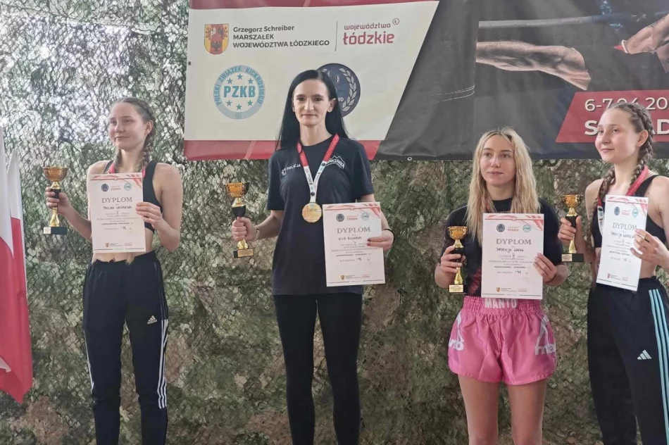 Limanowska policjantka z mistrzynią kickboxingu - zdjęcie 3