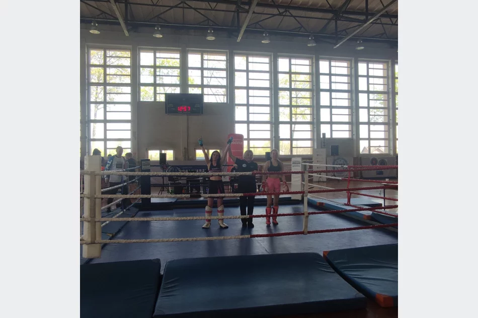 Limanowska policjantka z mistrzynią kickboxingu - zdjęcie 7