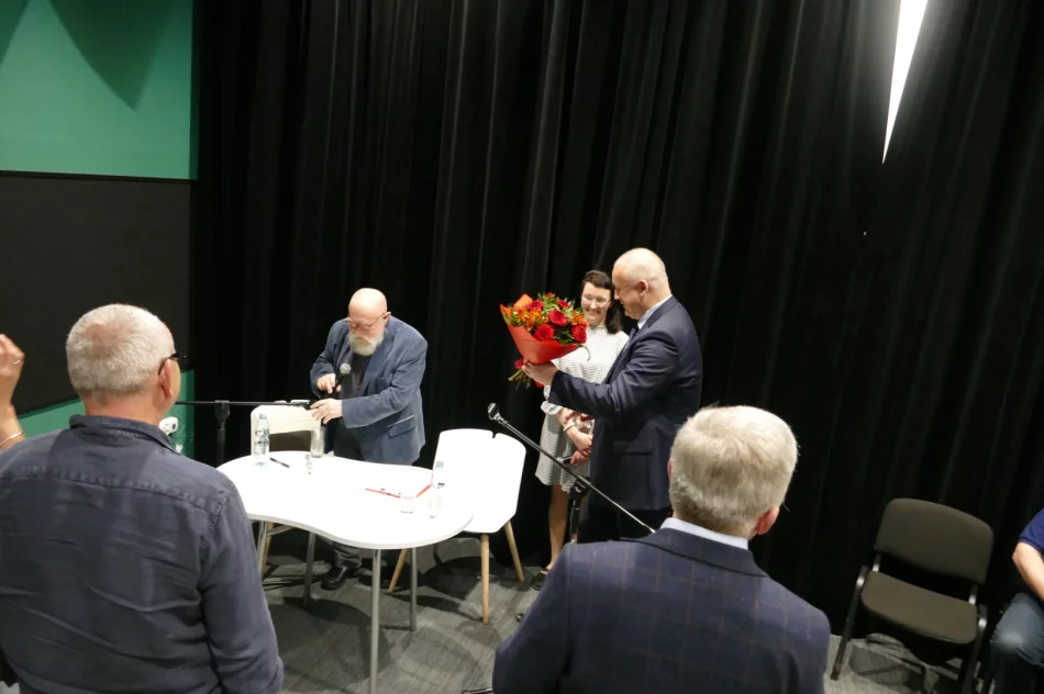Spotkanie ze znakomitym językoznawcą, profesorem Jerzym Bralczykiem - zdjęcie 15