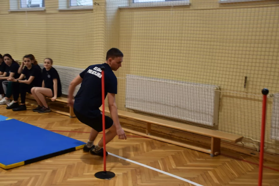 Policyjny test dla uczniów mundurowej klasy - zdjęcie 4