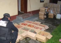 Produkowali nielegalną 'śliwowicę' i papierosy - zdjęcie główne