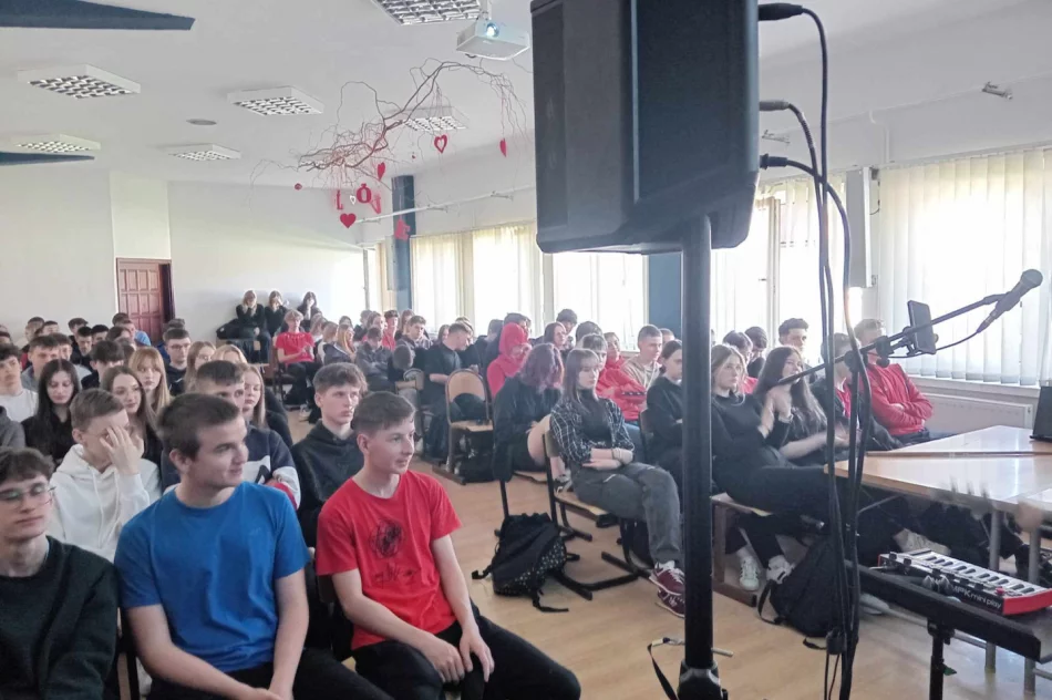 Muzyczna profilaktyka z Bodziem Świerczkiem - zdjęcie 4