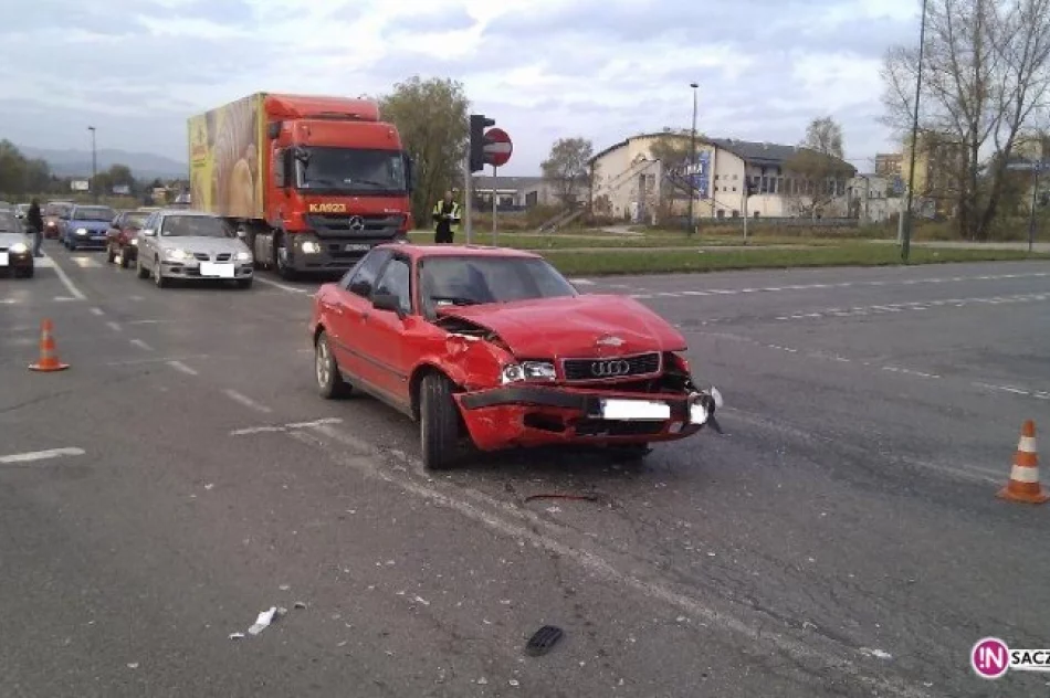 Pięć osób poszkodowanych w wypadku - zdjęcie 2