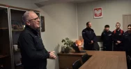 Uczniowie klas mundurowych odwiedzili komendę  - zdjęcie 2
