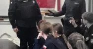 Uczniowie klas mundurowych odwiedzili komendę  - zdjęcie 3
