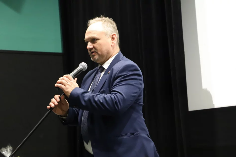 V Ogólnopolski Konkurs Plastyczny „W kręgu poezji i prozy lagrowej więźniarek KL Ravensbrück" - zdjęcie 7