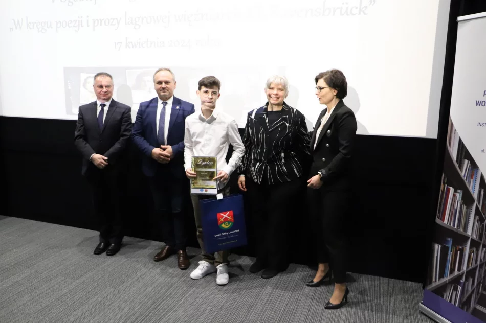 V Ogólnopolski Konkurs Plastyczny „W kręgu poezji i prozy lagrowej więźniarek KL Ravensbrück" - zdjęcie 10