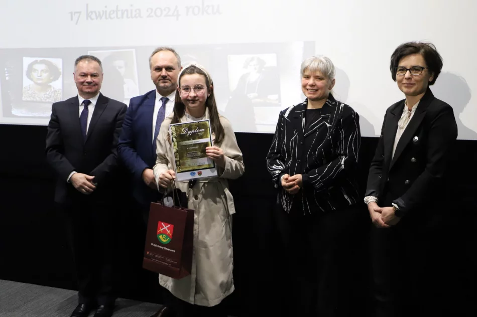 V Ogólnopolski Konkurs Plastyczny „W kręgu poezji i prozy lagrowej więźniarek KL Ravensbrück" - zdjęcie 13