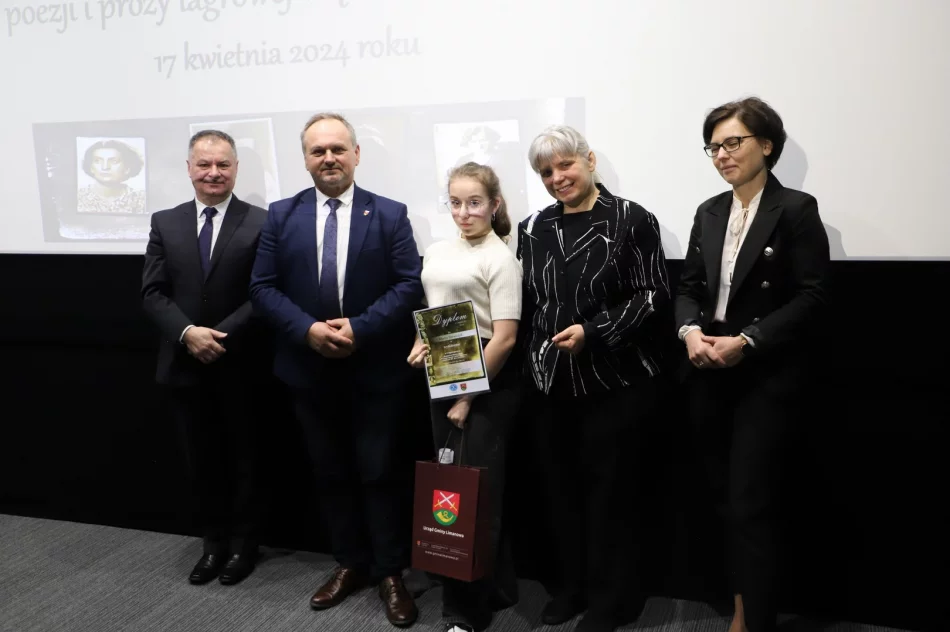 V Ogólnopolski Konkurs Plastyczny „W kręgu poezji i prozy lagrowej więźniarek KL Ravensbrück" - zdjęcie 14