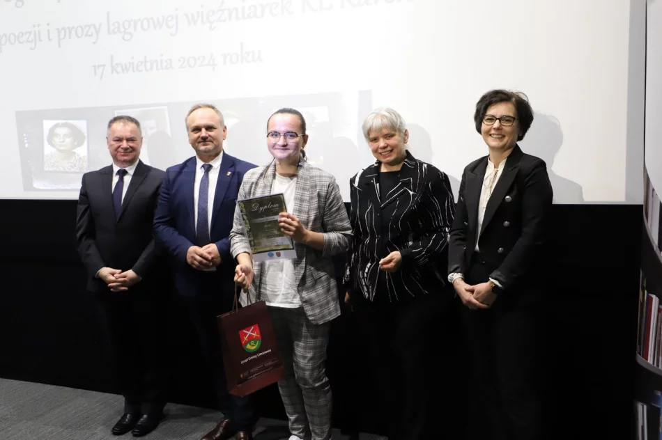 V Ogólnopolski Konkurs Plastyczny „W kręgu poezji i prozy lagrowej więźniarek KL Ravensbrück" - zdjęcie 19