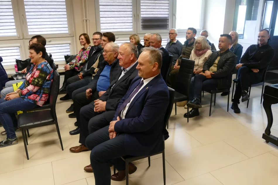 ,,Dzikie pszczoły” w Gminnej Bibliotece w Pisarzowej - zdjęcie 3