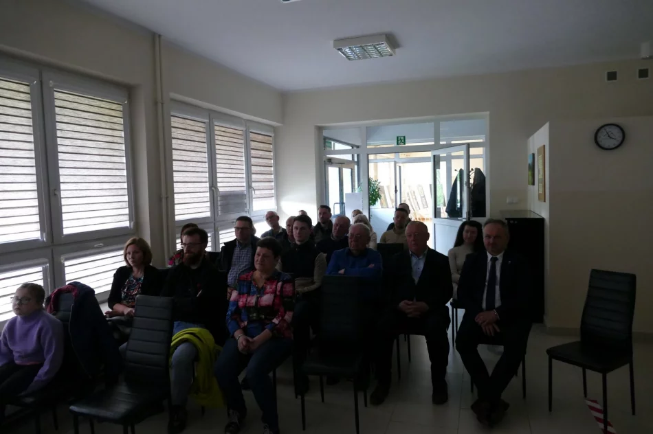 ,,Dzikie pszczoły” w Gminnej Bibliotece w Pisarzowej - zdjęcie 8
