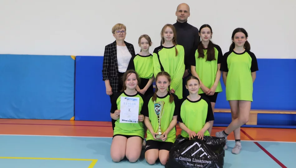 Dziewczyny z Pasierbca zwyciężczyniami Igrzysk Dzieci piłki nożnej - zdjęcie 1