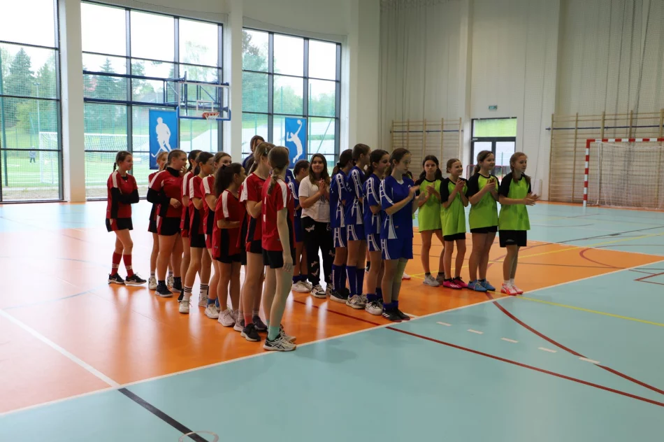 Dziewczyny z Pasierbca zwyciężczyniami Igrzysk Dzieci piłki nożnej - zdjęcie 2