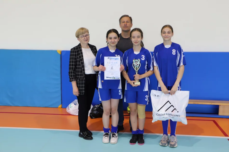 Dziewczyny z Pasierbca zwyciężczyniami Igrzysk Dzieci piłki nożnej - zdjęcie 8