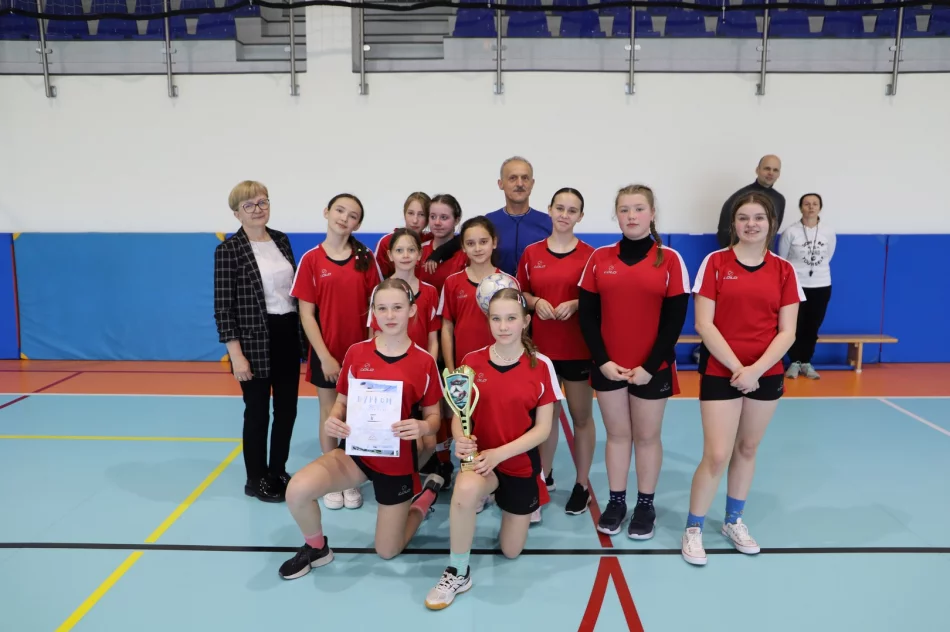 Dziewczyny z Pasierbca zwyciężczyniami Igrzysk Dzieci piłki nożnej - zdjęcie 13