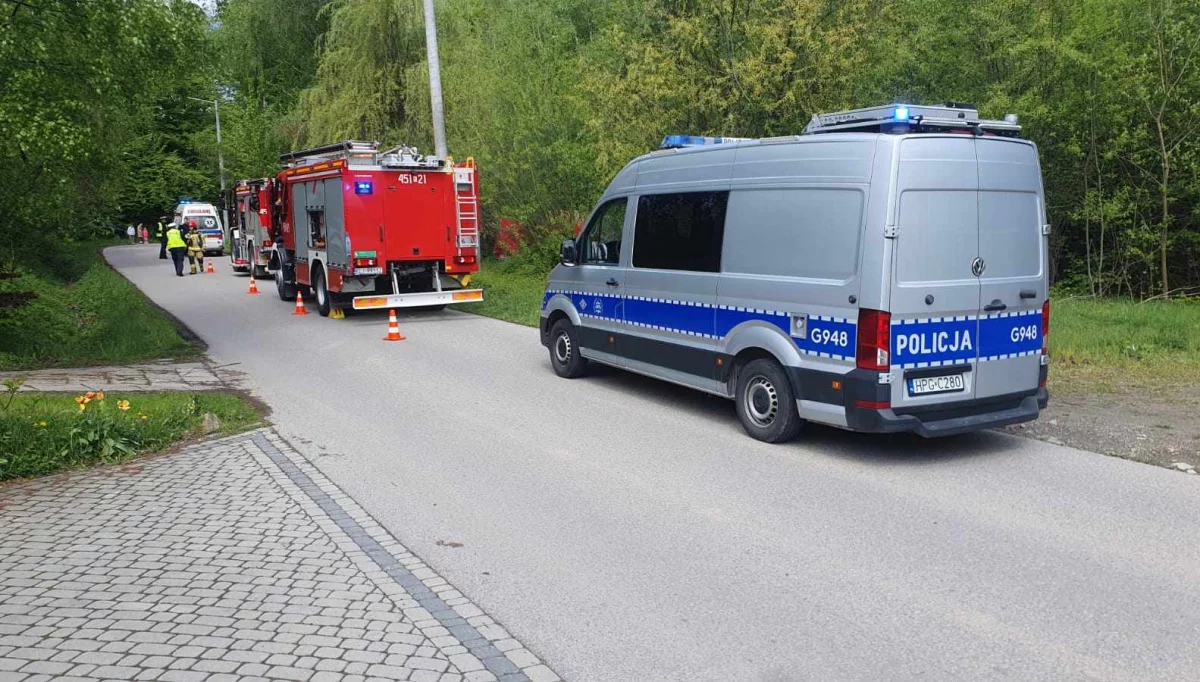 Wypadek traktorzysty/fot.: KPP Limanowa, OSP Łososina Górna