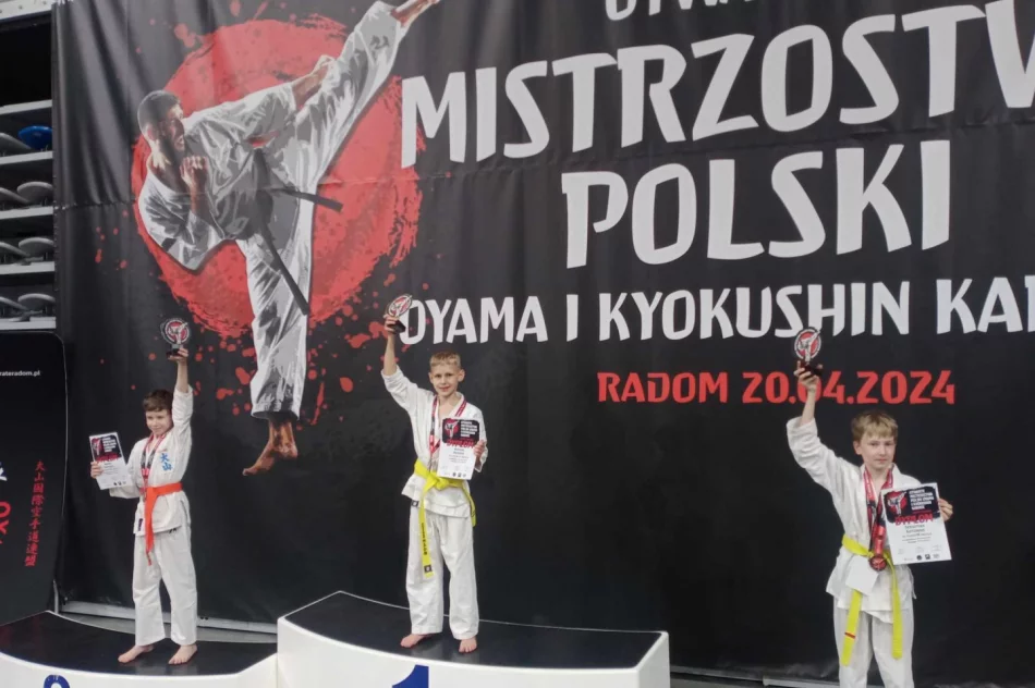 Kolejne zdobycze medale dla limanowskich karateków - zdjęcie 2