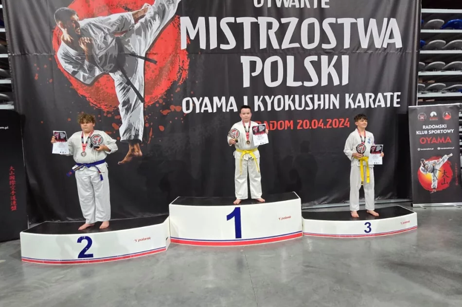 Kolejne zdobycze medale dla limanowskich karateków - zdjęcie 10