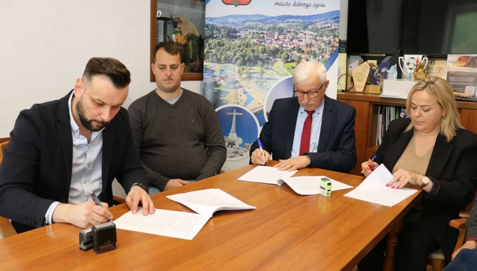 Nowe zadaszenie boiska – umowa podpisana - zdjęcie 1