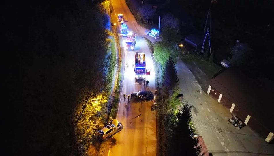 Zderzenie samochodów - droga zablokowana - zdjęcie 1