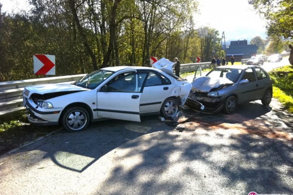 Zderzenie samochodów w Starej Wsi - zdjęcie 2