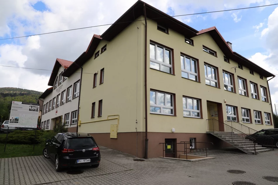 Rozbudowa i modernizacja bazy oświatowej na terenie Gminy Limanowa - zdjęcie 16