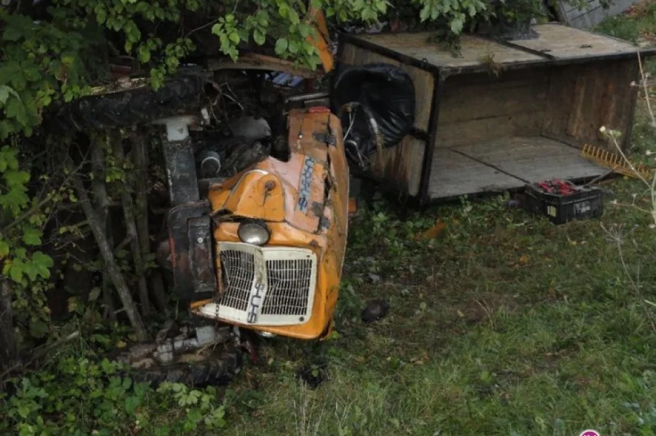 Wywrócił się ciągnik - ranny 9-letni chłopczyk - zdjęcie 2