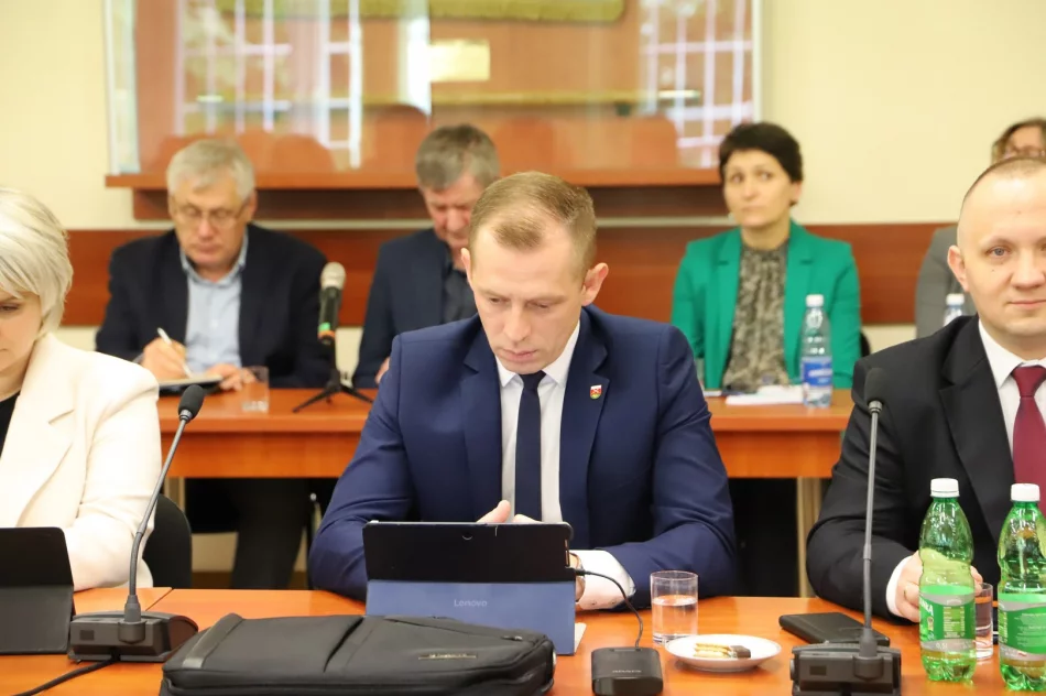 Zakończyła się XXXV nadzwyczajna sesja Rady Gminy Limanowa - zdjęcie 14