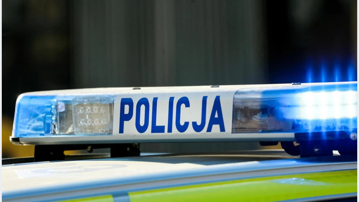 Ucieczka po kolizji. Policja szuka kierowcy Mercedesa