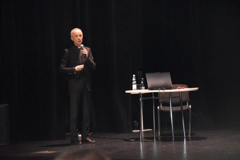 W Miejskiej Bibliotece Publicznej odbyła się powiatowa konferencja o depresji - zdjęcie 8