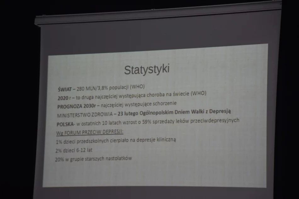 W Miejskiej Bibliotece Publicznej odbyła się powiatowa konferencja o depresji - zdjęcie 9