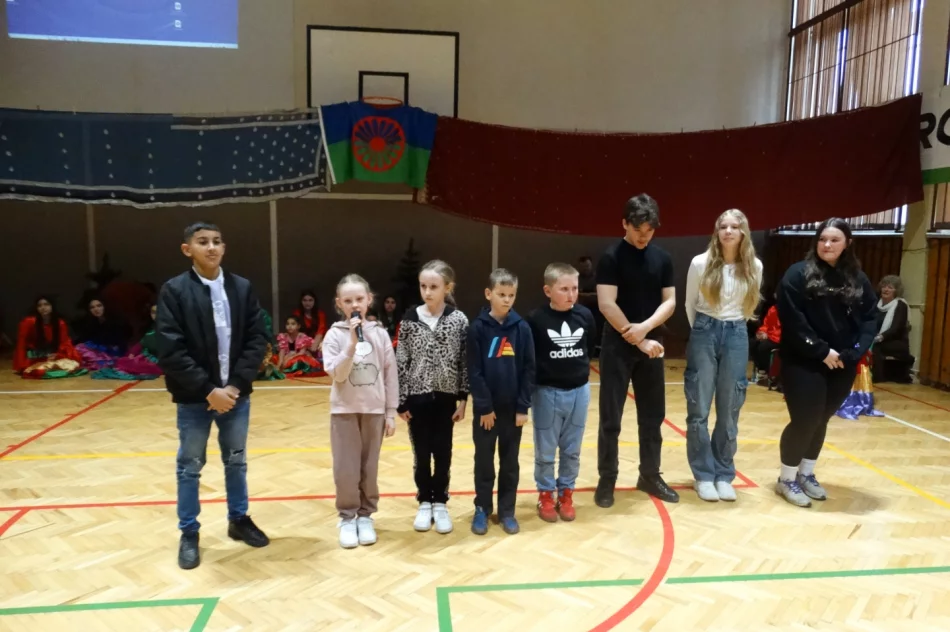 Obchody Międzynarodowego Dnia Romów w Zespole Szkolno-Przedszkolnym nr 4 - zdjęcie 4