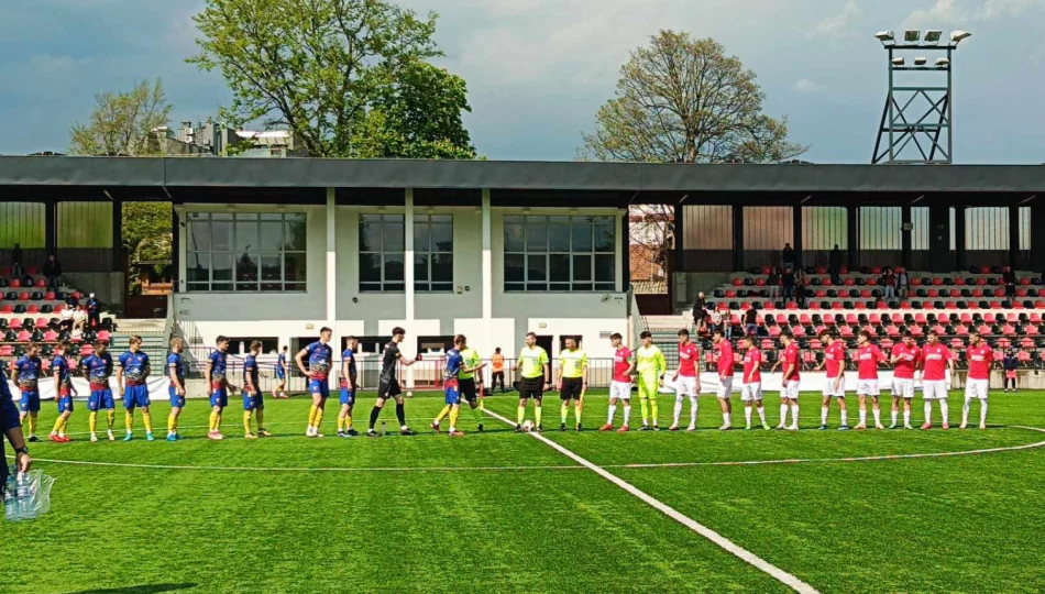Limanovia zmierzyła się z liderem, rezerwami Wisły Kraków - zdjęcie 1