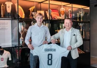 Legia Warszawa wygrywa, Wojciech Urbański wypracował rzut karny. Skrót meczu. - zdjęcie główne