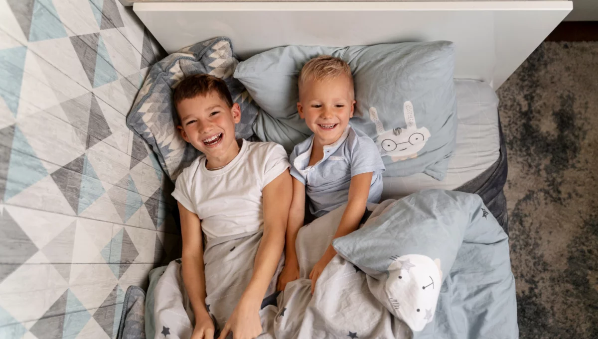 Jak wybrać podwójne łóżko dla dzieci? Sprawdź, kiedy warto się na nie zdecydować