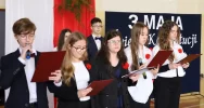 W ZSP nr 1 świętowano 233. rocznicę uchwalenia Konstytucji 3 Maja - zdjęcie 2