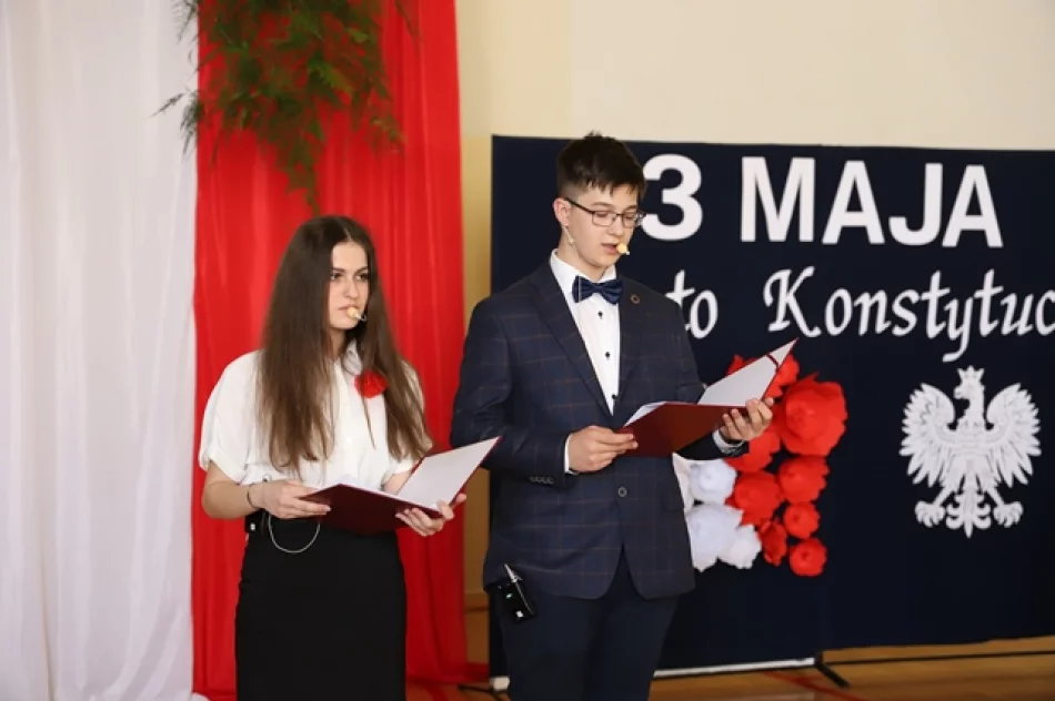 W ZSP nr 1 świętowano 233. rocznicę uchwalenia Konstytucji 3 Maja - zdjęcie 7