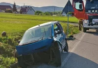 Zderzenie dwóch pojazdów, jedna osoba w szpitalu - zdjęcie główne