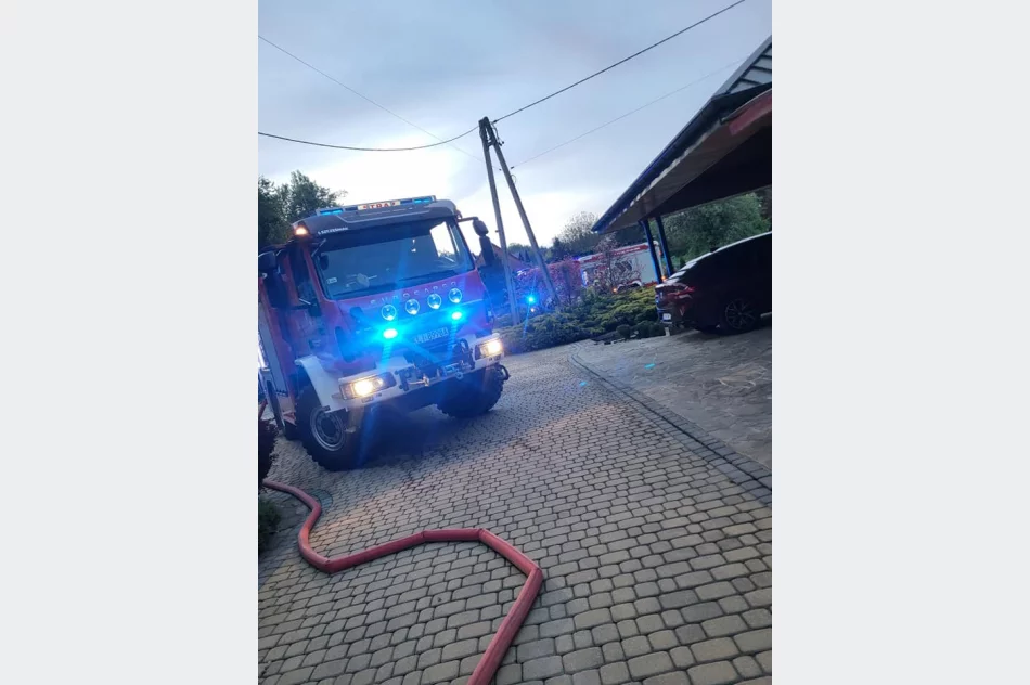 Pożar w stolarni gasiło ponad 30 strażaków - zdjęcie 4